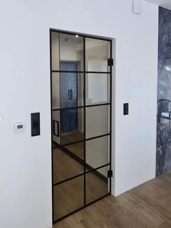 Szklane drzwi loftowe — realizacja